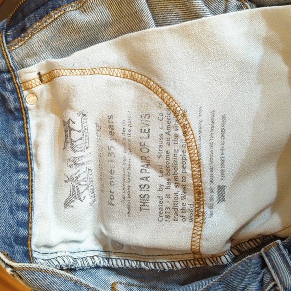 Levi's 550 Jeans - 33x32 - Picture 5 of 6